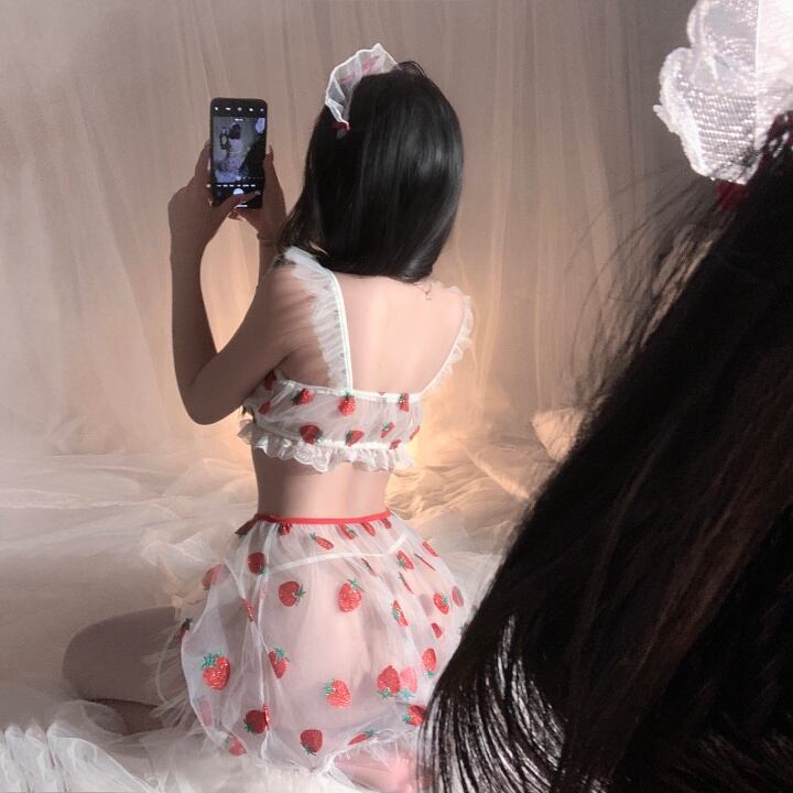 Lilymoonのストロベリーメイドコスプレの画像2