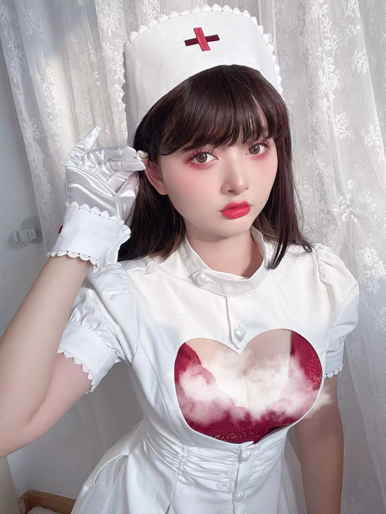 Lilymoonのオープンハートナースコスプレの画像4