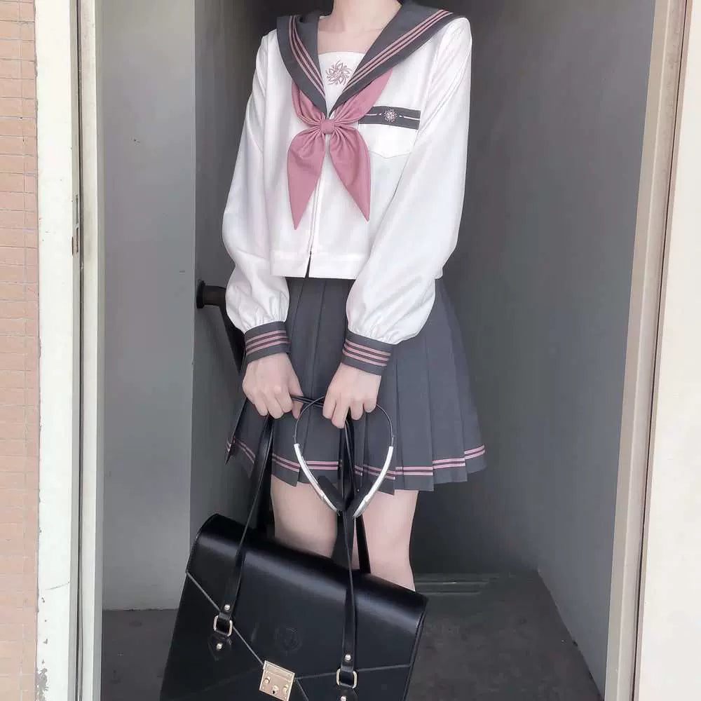 Lilymoonの清楚セーラー服の画像1