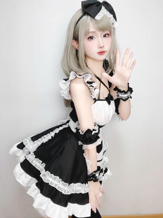 Lilymoonのスイートリボンメイドコスプレの画像4